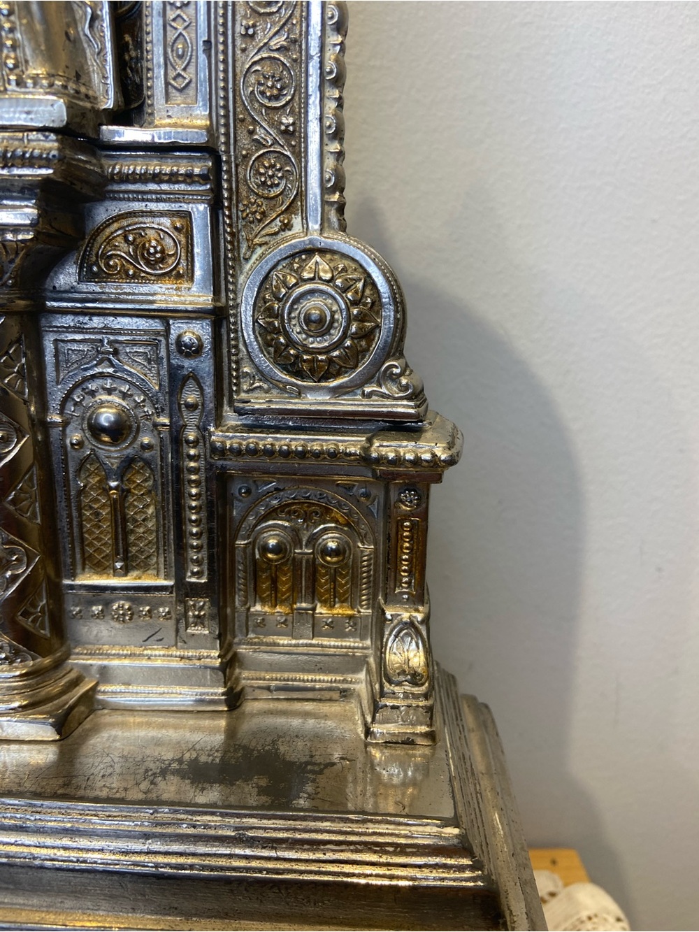 Vintage Metal Madonna with Child Home Religious Altar - Picture 5 of 10